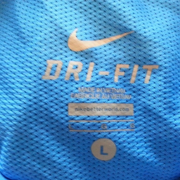 Nike Dri Fit blue short sleeve shirt with black trim - mens large - armpit to ar - Picture 3 of 4